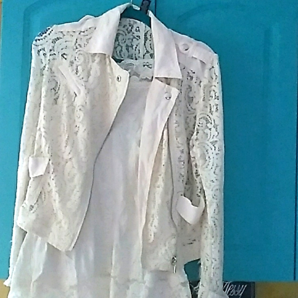 ⚜️ Ivory Lace Zip Top INC BLOOMINGDALES Sz M